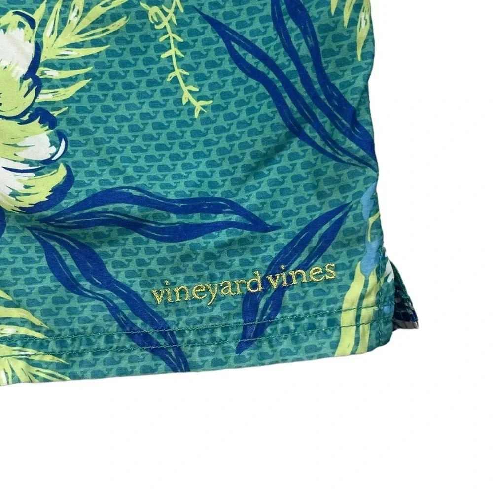 SH596 Men’s Vineyard Vines Flower print Lined Hawaiian Swim Trunks L